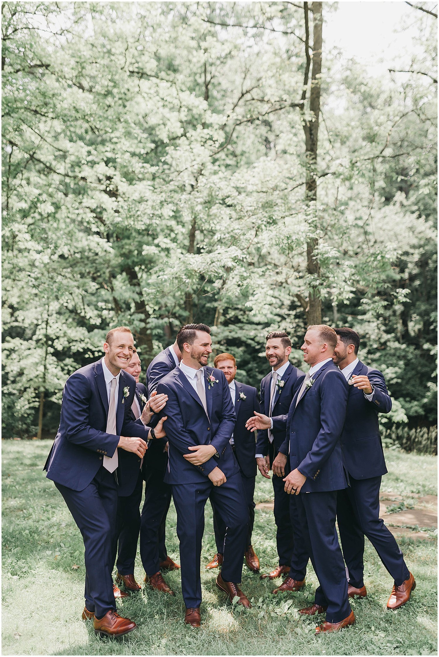 funny-groomsmen.jpg