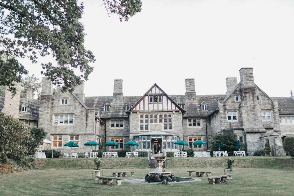 Exterior shot of Greystone Hall wedding venue in West Chester PA | Lauren E. Bliss Photography